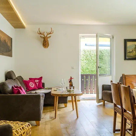 Alpencharme Apartment *